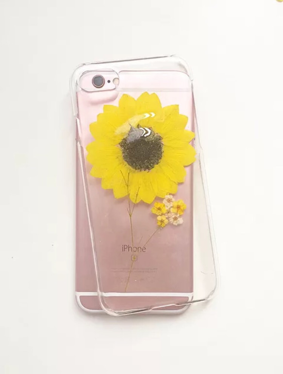 【iPhone以外の専用ページ】Sunflower押し花スマホケース 3枚目の画像