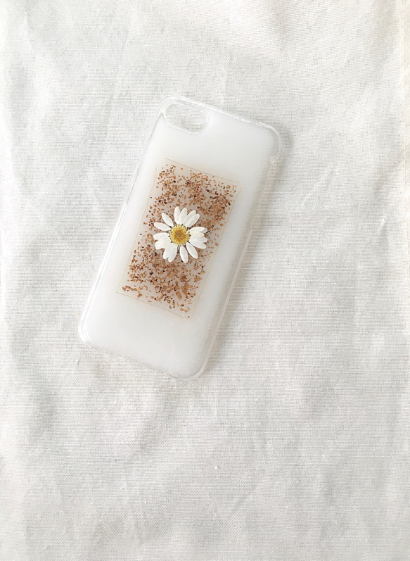 乳白色♡お花とコルクのフレーム　押し花iPhoneケース 3枚目の画像
