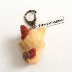 バンザイ猫キーホルダー 三毛 2枚目の画像