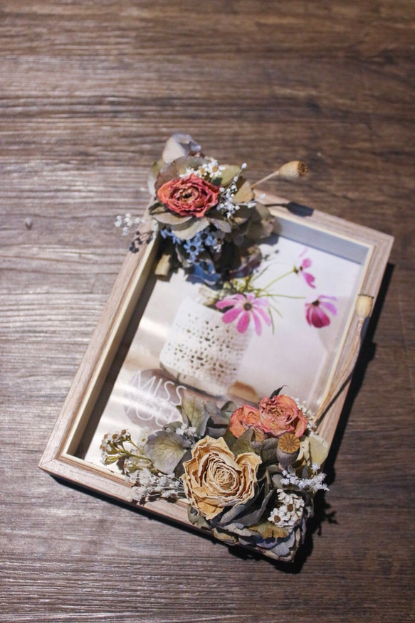 Twilight 《花飾相框》 乾燥花相框 乾燥花掛飾 花禮訂製 花藝佈置 居家裝飾 情人節禮物 生日禮物 第2張的照片