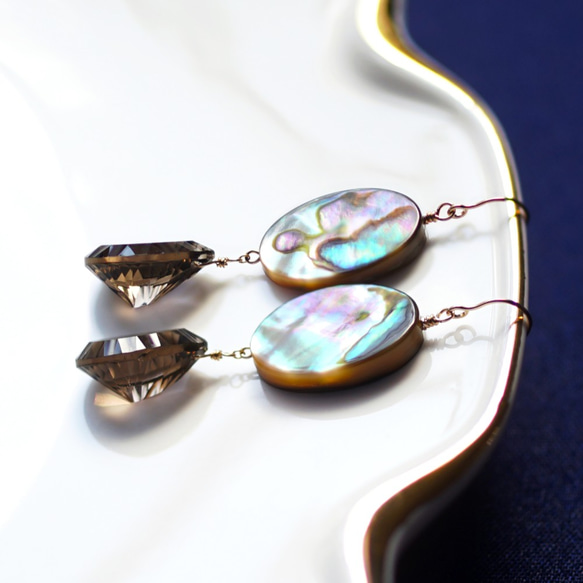 14KGF Pierced earring with Abalone shell and smokeyqz 第7張的照片