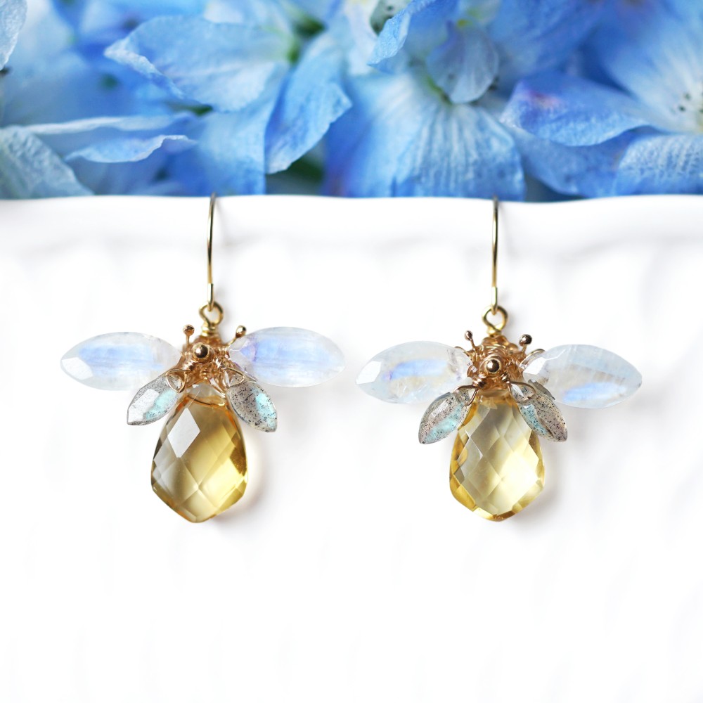 3種クォーツによる蜜蜂のピアス・サージカルステンレス　～Abeille