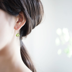 14KGF Pierced earring with Peridot 第3張的照片