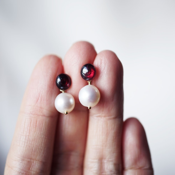 14KGF Pierced earring with Garnet 第9張的照片