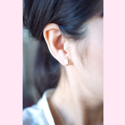 14KGF earring with White shell. 第2張的照片