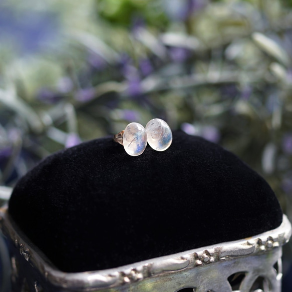 14KGF pierced earring with White Labradorite. 第10張的照片