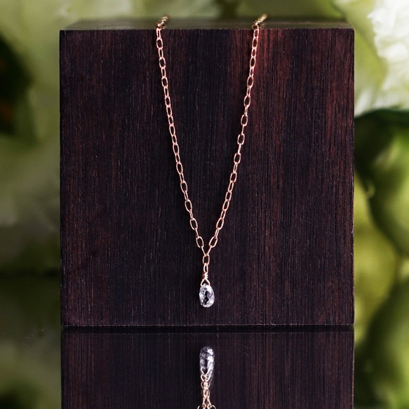 K18ダイヤモンドのブリオレットドロップ一粒ネックレス　～Mariette 9枚目の画像