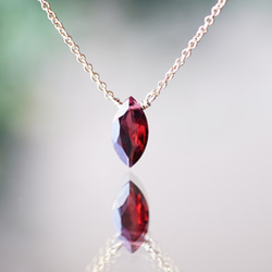 14KGF 40cm Necklace with Garnet. 第2張的照片