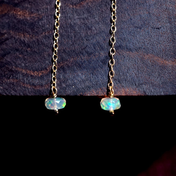 14KGF pierced earring with Pearl and Opal. 第4張的照片