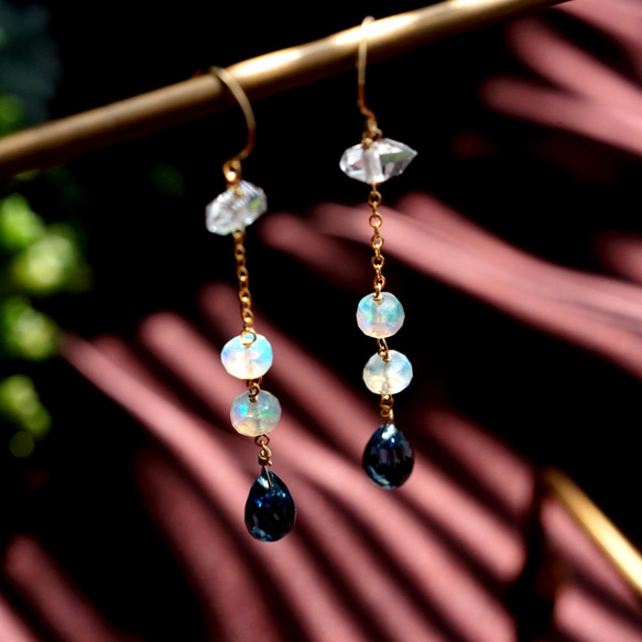 K18 pierced earring with Topaz,Opal, and Herkimer diamond. 第7張的照片