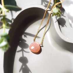 14KGF 40cm Necklace with peach moonstone. 第4張的照片