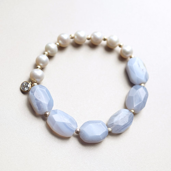 Pearl and Blue lace agate bracelet for 14cm to 16cm wrist 第8張的照片