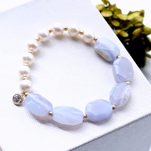 Pearl and Blue lace agate bracelet for 14cm to 16cm wrist 第6張的照片