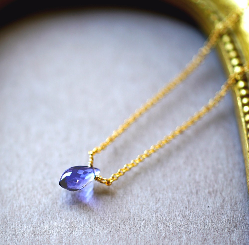 アイオライトのシャンデリアカットネックレス　～Abril