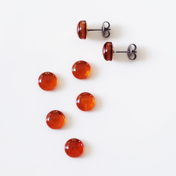 Titanium Pierced earring with Amber 第6張的照片