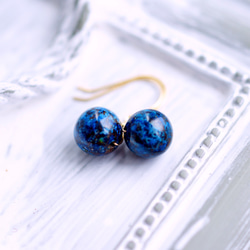 矽孔雀石圓形醫用不鏽鋼耳環 - Alexandra 第4張的照片