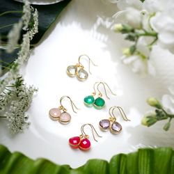 K18 Pierced earring with Green onix. 第4張的照片