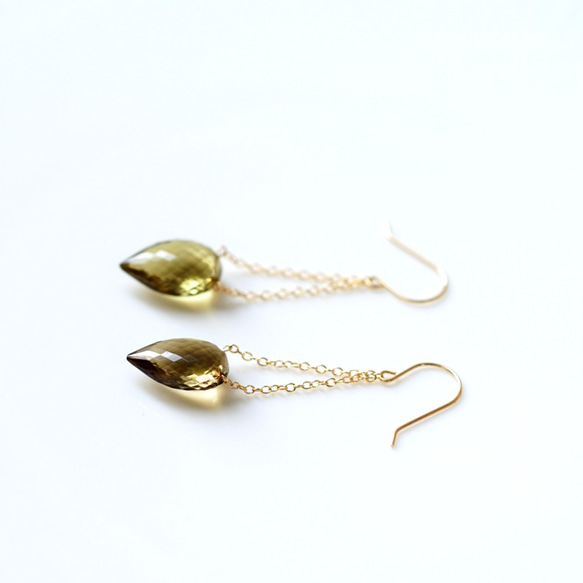 14KGF Pierced earring with Olive quartz. 第2張的照片