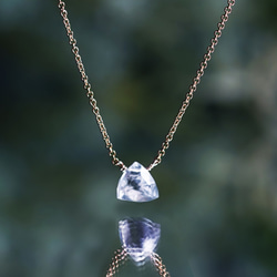 ☆水晶のピラミッド光るネックレス　～Mirabelle 5枚目の画像