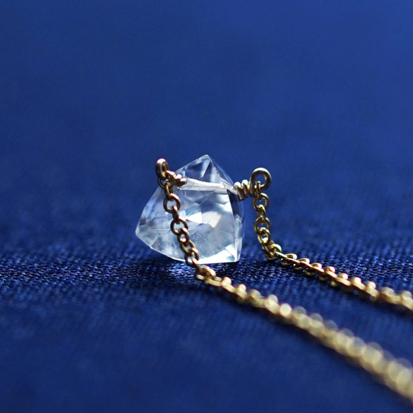 ☆水晶のピラミッド光るネックレス　～Mirabelle 8枚目の画像