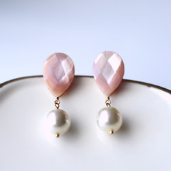 14KGF pierced earrings with pearl and mother of pearl. 第1張的照片