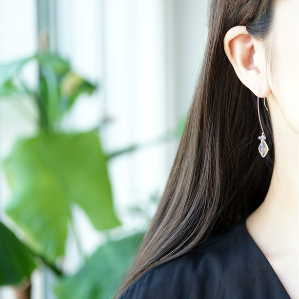 14KGF pierced earrings with Gray onix. 第3張的照片