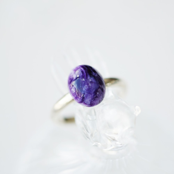 Free size ring #11~ with Charoite. 第1張的照片