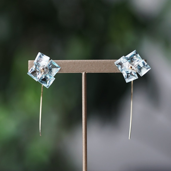 14KGF pierced earrings with sky blue topaz. 第6張的照片