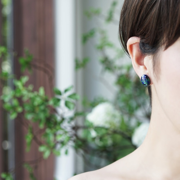 14KGF Pierced earrings with Azurite. 第2張的照片