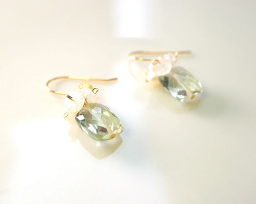 K18グリーンアメジストとシトリンのブーケピアス ピアス（フック