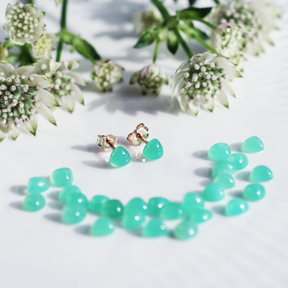 14KGF Pierced earring with Chrysoprase. 第2張的照片