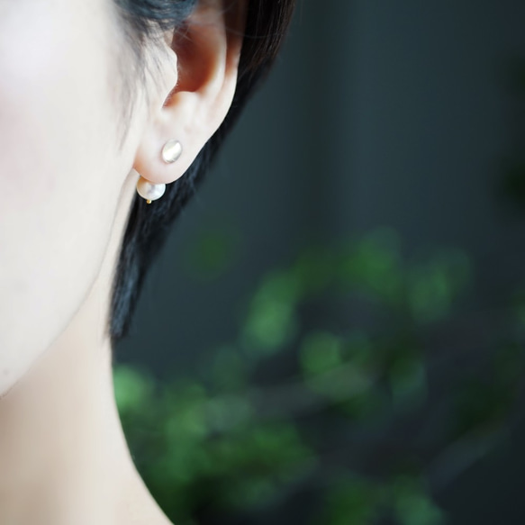 14KGF Pierced earring with moonstone and pearl 第3張的照片