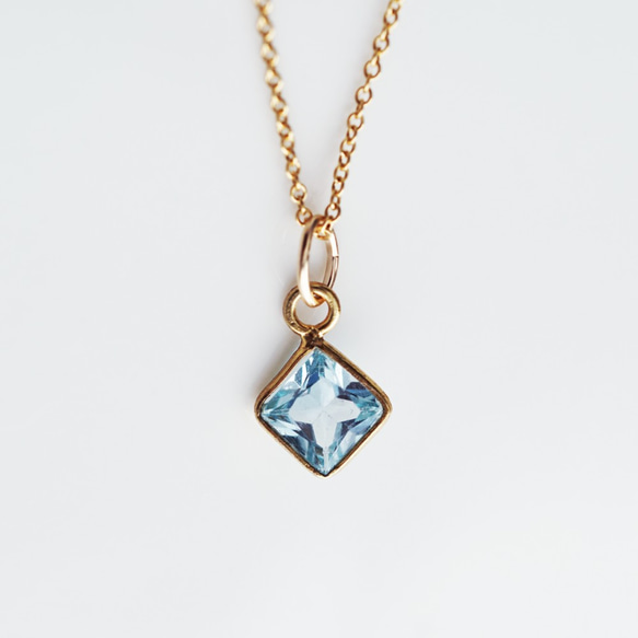 14KGF 4５cm necklace with Blue topaz 第9張的照片