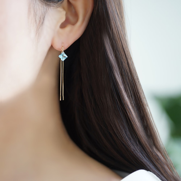 14KGF Pierced earring with Sky blue topaz 第3張的照片