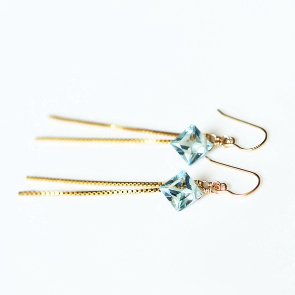 14KGF Pierced earring with Sky blue topaz 第8張的照片