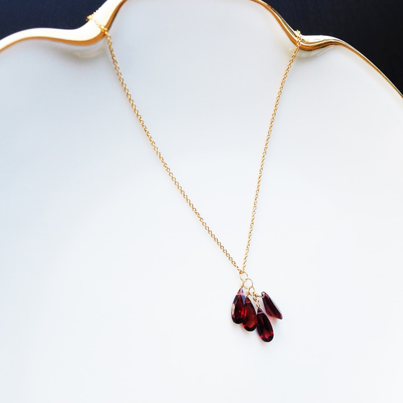 14KGF 40cm Necklace with garnet 第8張的照片