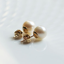 14KGF Pierced earring with fresh water pearl 第8張的照片