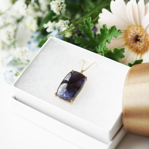 一点もの☆大粒インド産アイオライトサンストーンのスクエアカット