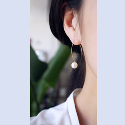 大號淡水珍珠欖尖形鉤狀耳環 - Edwige 第3張的照片