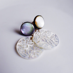 黑珍珠硬幣和白珍珠貝殼鏤空耳環 ~Irene 第7張的照片