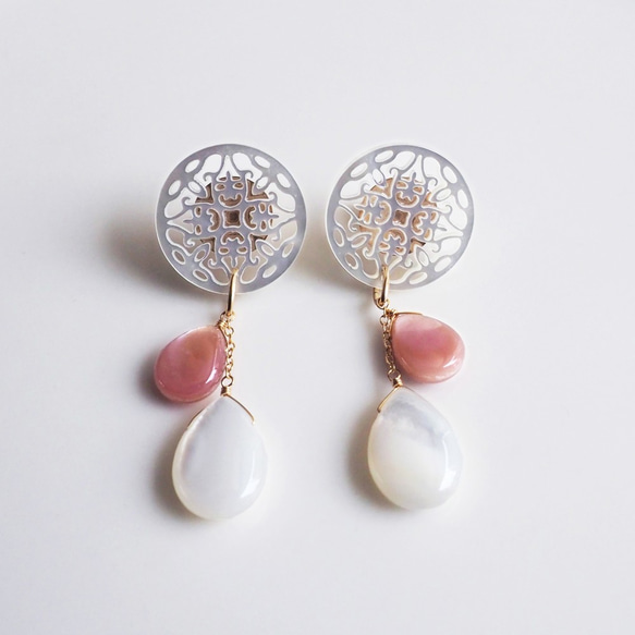 14KGF pierced earring with White shell. 第1張的照片