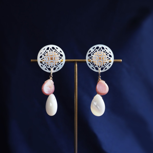 14KGF pierced earring with White shell. 第2張的照片