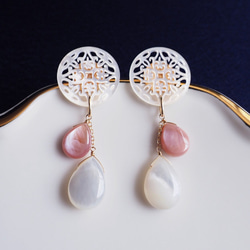 14KGF pierced earring with White shell. 第6張的照片