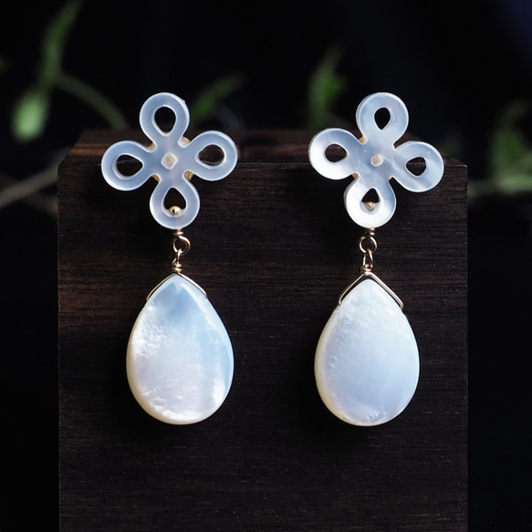 14KGF pierced earring with White shell. 第1張的照片