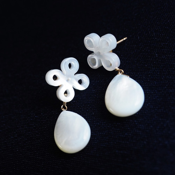 14KGF pierced earring with White shell. 第8張的照片