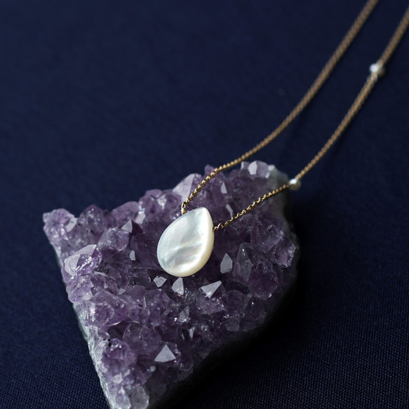 14KGF 50cm Necklace with  White Shell 第1張的照片