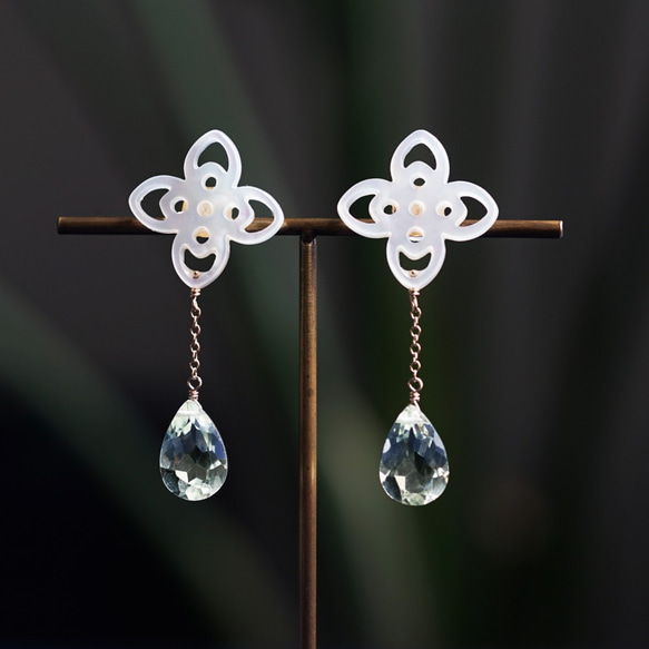 14KGF pierced earring with White shell/Green Amethyst. 第2張的照片