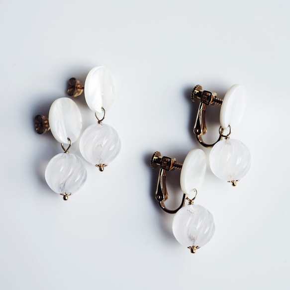 14KGF pierced earring with White Shell/Crystal Quartzs. 第7張的照片