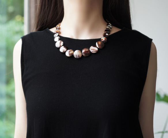 50cm Necklace with  Brown Shell 第2張的照片