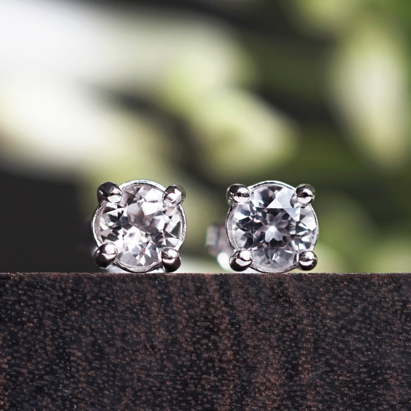 Silver925 pierced earrings with White topaz. 第1張的照片